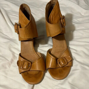 Seychelles Cleopatra Leather Heel Open Toe size 8.5